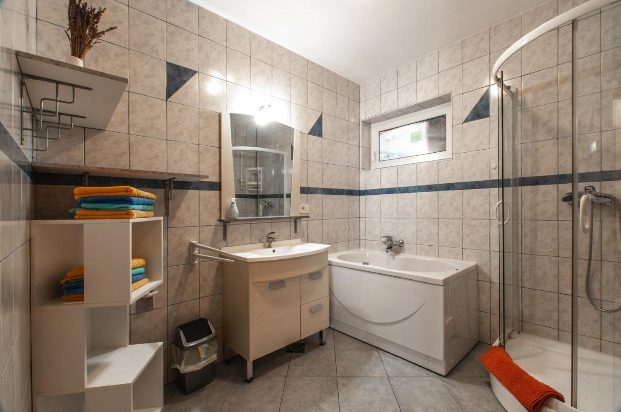 Apartments Julia Бохин Екстериор снимка